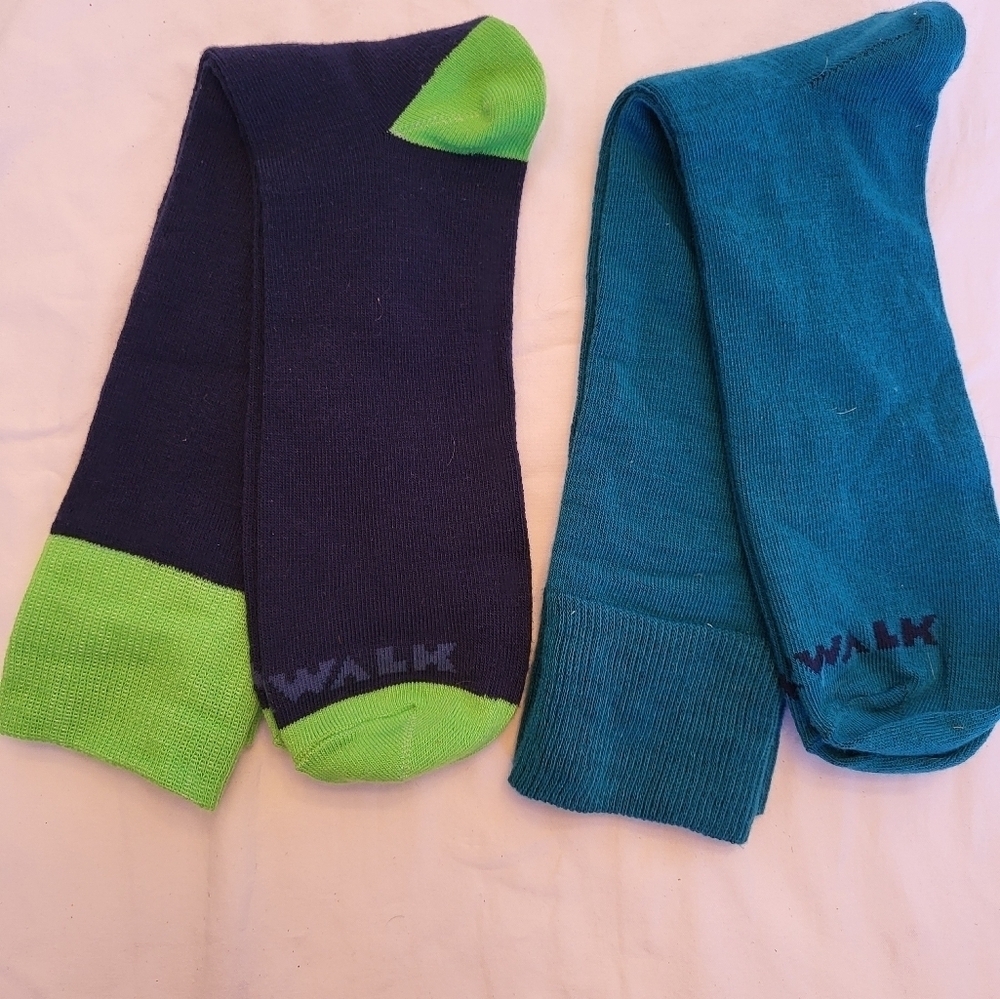 NWOT 2 Pairs Airwalk Crew Socks Men's Teal, Navy Blue, Lime
